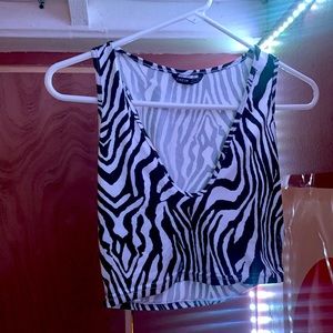 Black and white shein v-neck crop top!